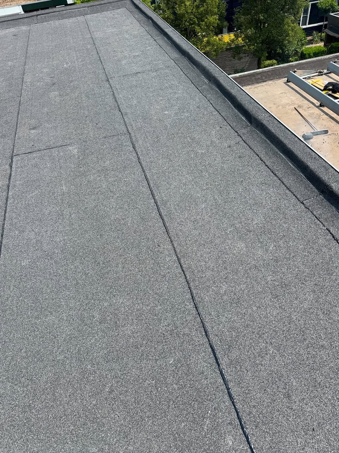 Renovatie bitumendaken 260m2 – Grootschalige dakvernieuwing<