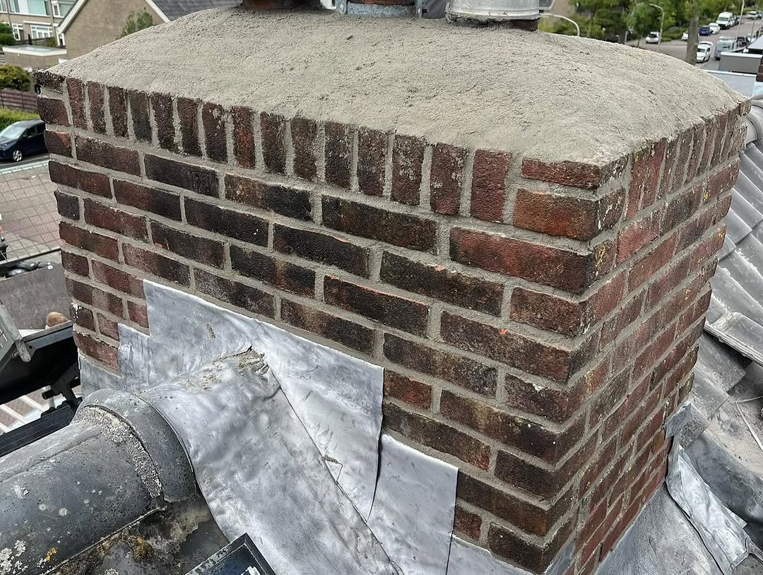 Renovatie nokvorsten en schoorsteen – Complete vernieuwing dakdetails