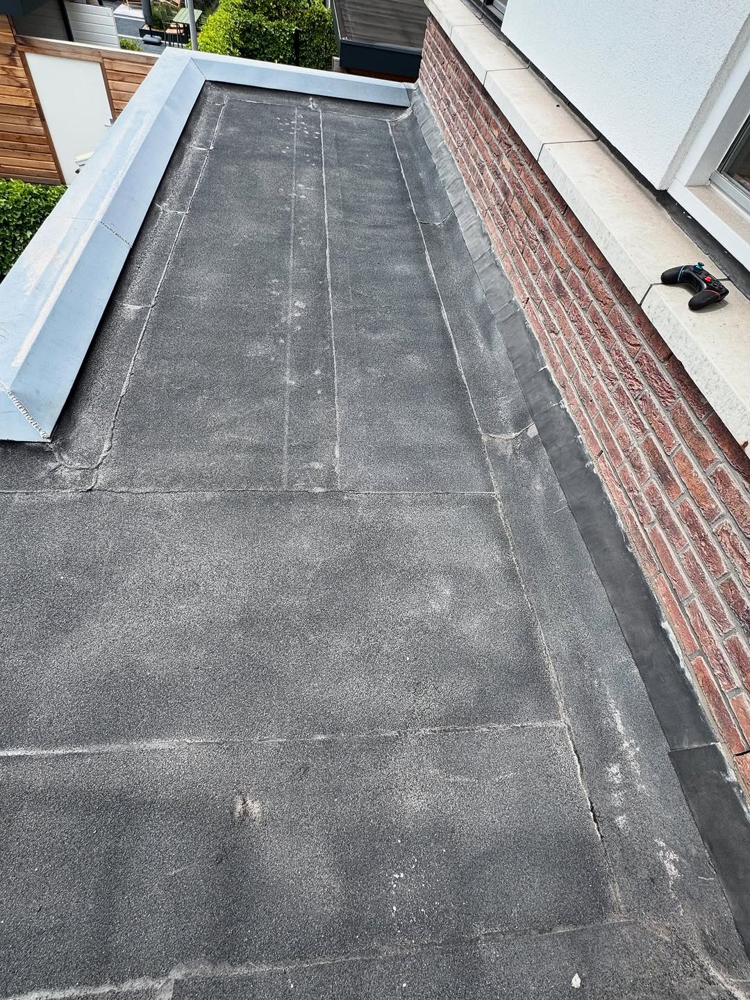 Renovatie bitumendaken met ondervorst en ecolood – Complete dakvernieuwing