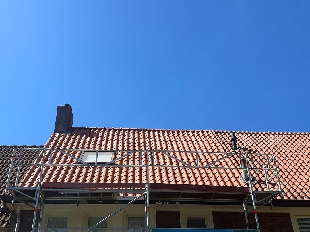 OVH pannendak vernieuwd met Resitrix beklede dakgoten rondom